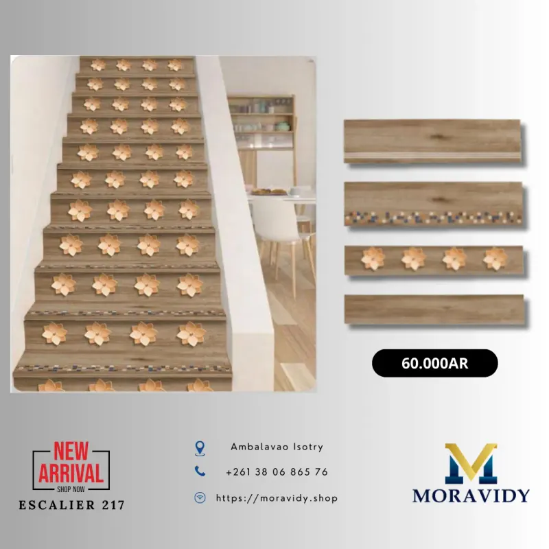 Marche d'escalier bois à médaillon floral et mosaïque – 217